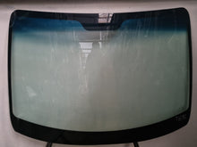 Load image into Gallery viewer, Hyundai Trajet 99-08 Windscreen