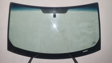Load image into Gallery viewer, Land Rover Discovery 3 05-09 Windscreen