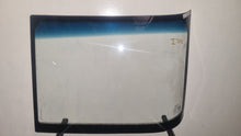 Load image into Gallery viewer, Mercedes-Benz Freightliner Columbia LHS 07- Windscreen