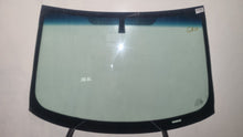 Load image into Gallery viewer, Ford Mondeo Ghia 01-07 Windscreen