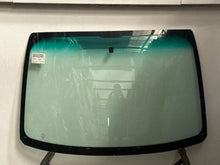 Load image into Gallery viewer, Peugeot 1007 06-10 Windscreen