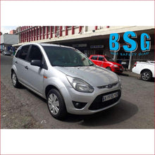 Load image into Gallery viewer, Ford Fiesta 03-08/Figo I 08-15 Windscreen - Windscreen