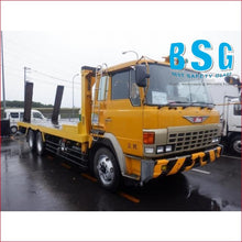 Load image into Gallery viewer, Toyota Hino Super Dolphin 83-93 (R) Windscreen - Windscreen
