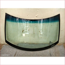 Load image into Gallery viewer, Suzuki Swift without mirror patch 11-14 Windscreen - Windscreen