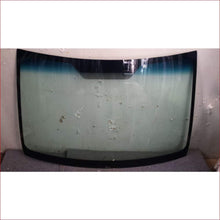 Load image into Gallery viewer, Toyota Corolla Verso 04-07 Windscreen - Windscreen